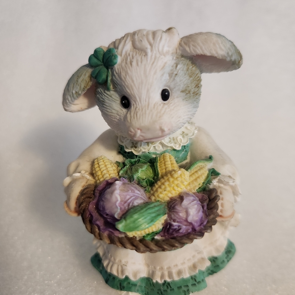 Vintage Mary's Moo Moos Corn Beef and Cabbage 1996 Numbered Figurine